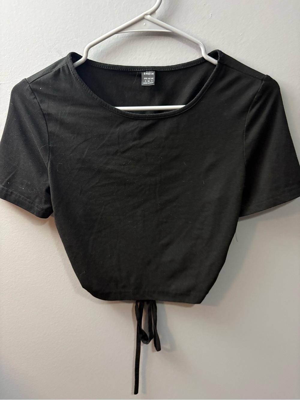 SHEIN Black Short Sleeve Cinch-Front Crop Top